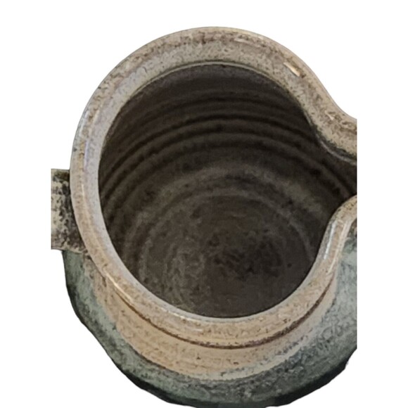 Pottery Pinched Spout Creamer Pitcher Sand Painted Hand Thrown Artist Signed 4" - Picture 8 of 9